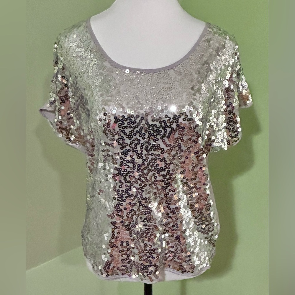 Sparkly Silver Sequin Shortsleeved Top by Seductions - New Size Medium 💍 - Picture 10 of 12